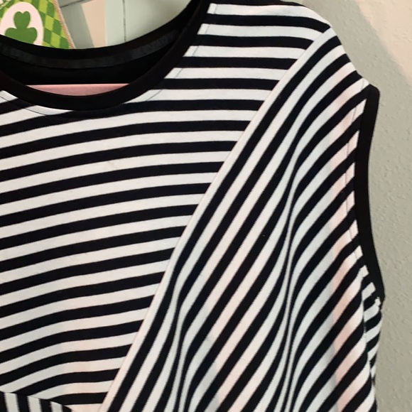 Ladies size 3x sleeveless blouse - Picture 2 of 5